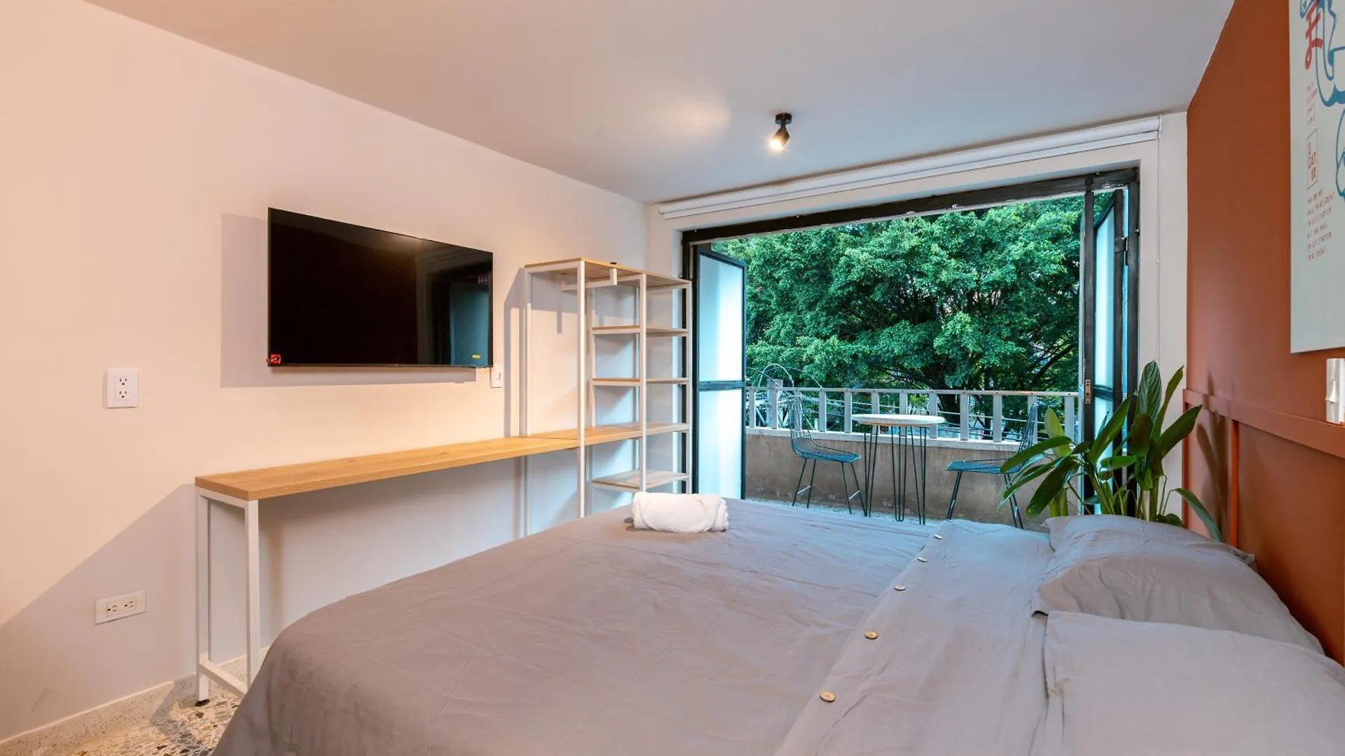 Apartamento Con Balcon, El Poblado Apartment Medellin